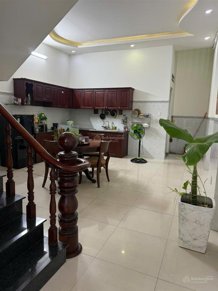 Bán nhà riêng kdc việt sing (d11) 100m2, sổ riêng, đường 8m, giá chỉ 5,6 tỷ chính chủ