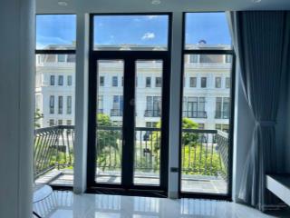 Cho thuê chdv tầng 3 louis city hoàng mai 48m view ban công full nội thất, giá 6.5 triệu