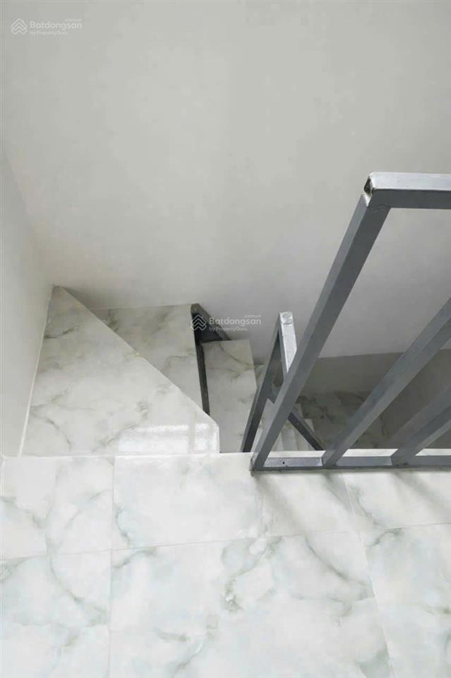 Giá 2,99 tỷ. nhà hẻm 506. lạc long quân.p5 q11.