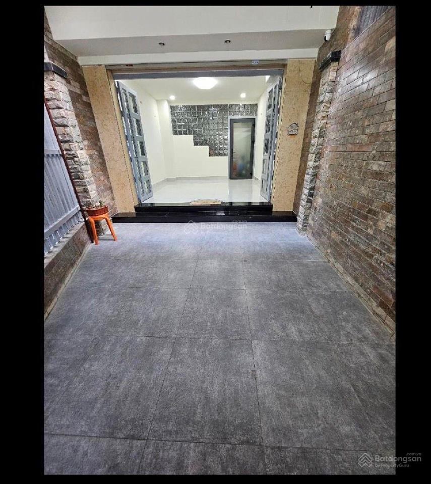 Tặng full nội thất. nhà hẻm 666. giá 17.5 tỷ. đường 3.2. p14. q10