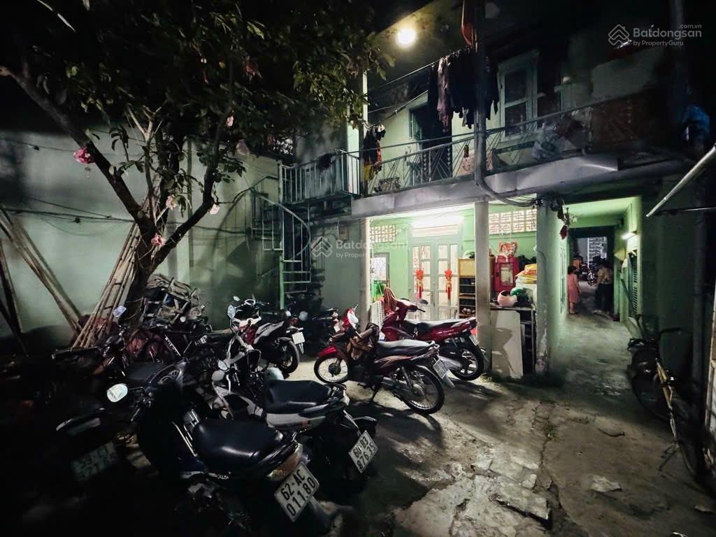 Chủ bán gấp. nhà hxh đoàn văn bơ. p15. q4. giá 21.5 tỷ