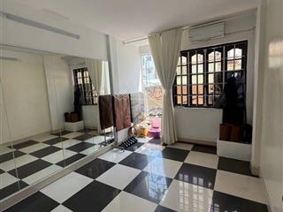 Bán vị trí. mtkd vũ chí hiếu.p13.q5. giá 21 tỷ.