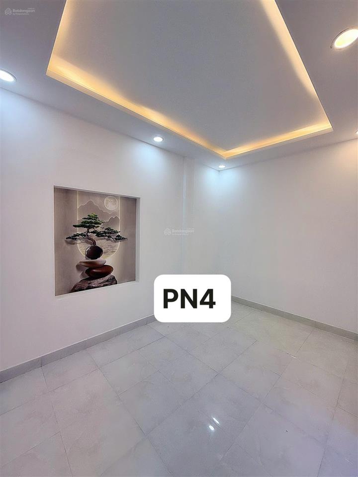 Ccg chỉ 3,5 tỷ  nhà đẹp trung tâm thị trấn hóc môn