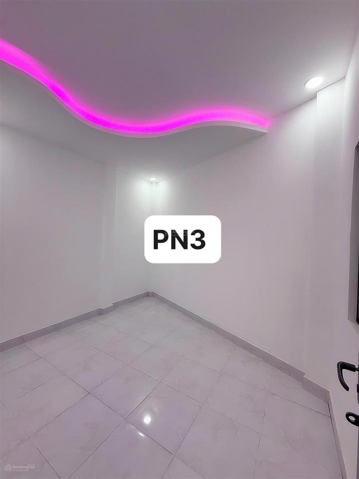 Ccg chỉ 3,5 tỷ  nhà đẹp trung tâm thị trấn hóc môn