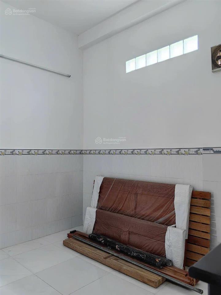 Nhà 2 tầng  gần mặt tiền trần thị bốc  81m  ô tô đỗ cửa  chỉ 4 tỷ