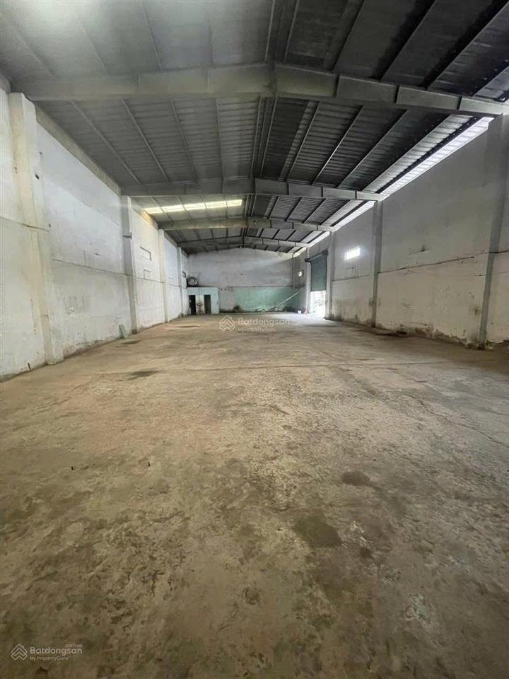 Cho thuê kho xưởng đg tiền lân 14 bà điểm kế bên kcn vĩnh lộc dt 500m2 giá 40tr đường xe cont40f