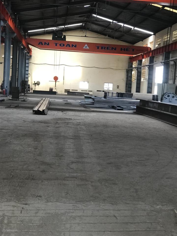 Cho thuê kho xưởng dg quốc lộ 1a bình hưng hoà bình tân dt 1500 m2 giá 135tr có cẩu trục 1030 tấn
