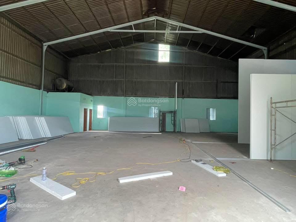 Cho thuê kho xưởng 1/ dg bình thành , bhh b bình tân dt 450 m2 giá 35 tr ( gác lửng ) sân đậu xe