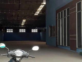 Cho thuê kho xưởng dg phạm văn sáng xuân thới thượng hóc môn diện tích 850m2 giá 50tr dg xe công
