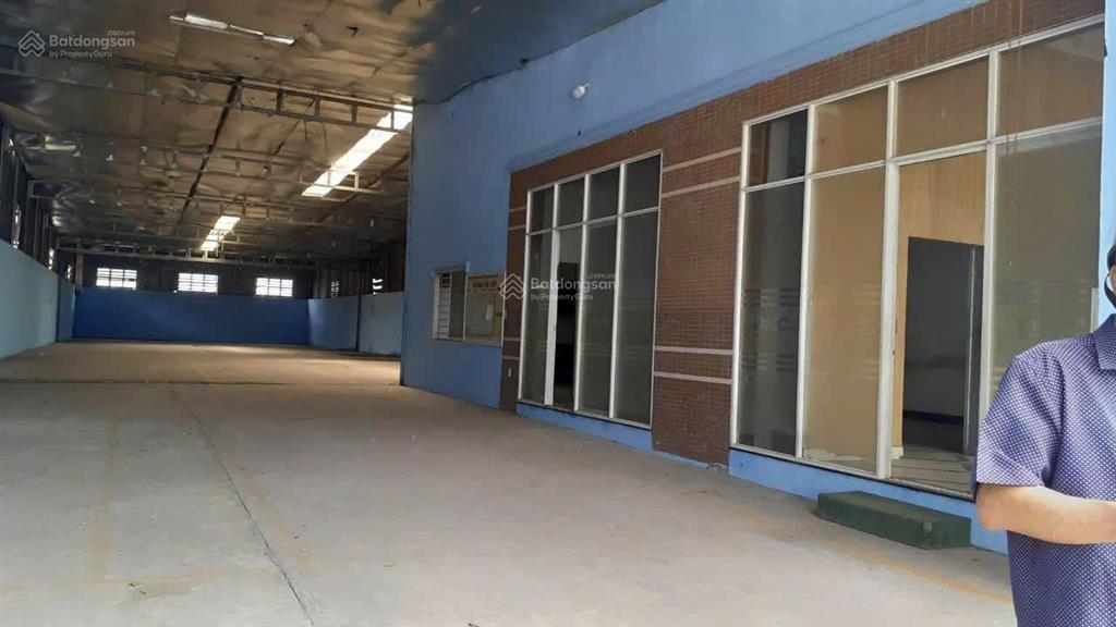 Cho thuê kho xưởng dg phạm văn sáng xuân thới thượng hóc môn diện tích 850m2 giá 50tr dg xe công
