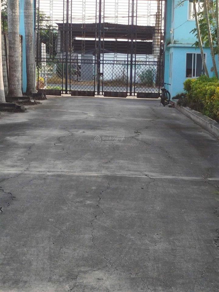 Cho thuê nhà xưởng đường mỹ hạnh, xã mỹ hạnh,long an diện tích 6700 m2 nhà xưởng 3000m2 giá 200 tr