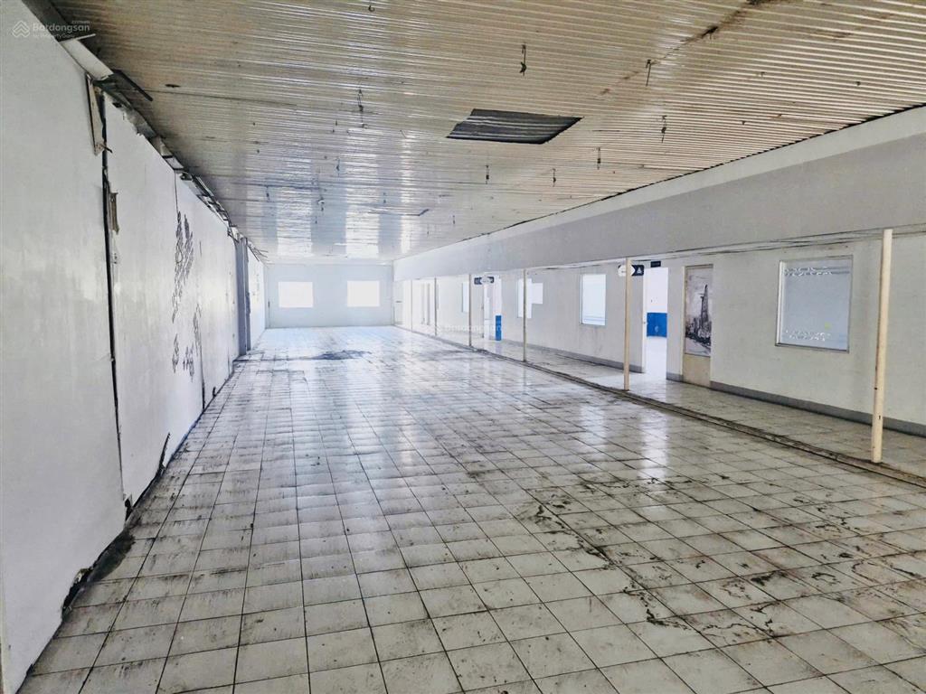 Cho thuê kho xưởng đg tân thới nhất 8 quận 12 dt 2900 m2 giá 170 tr pccc vách tường dg xe công đêm