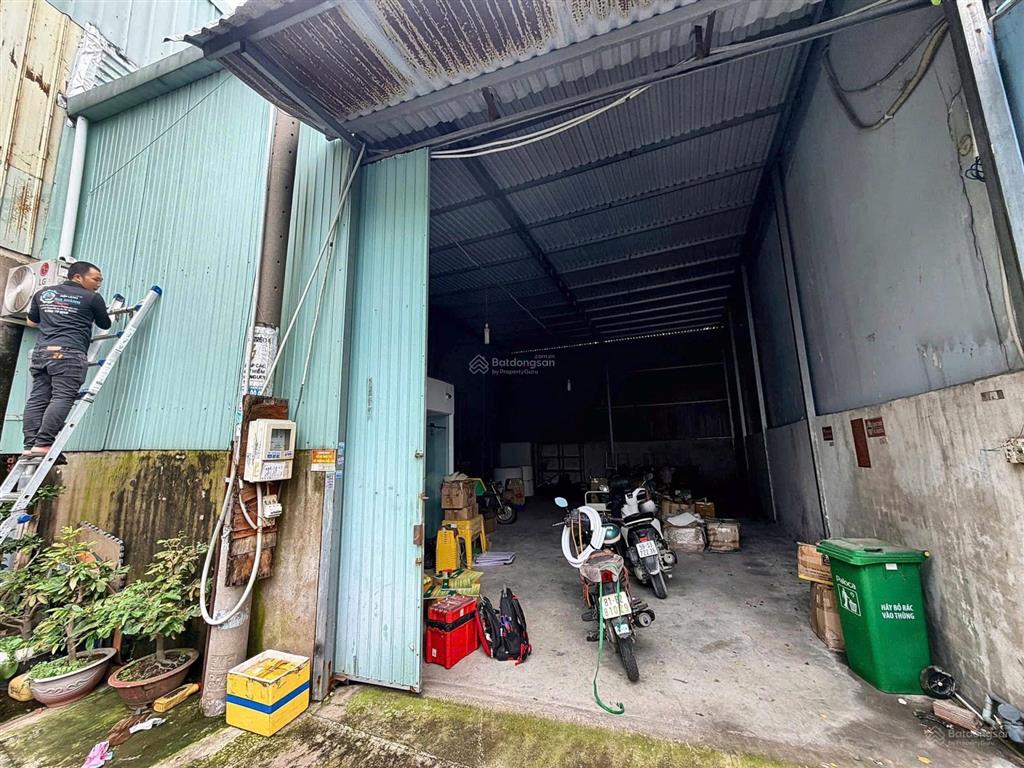 Cho thuê kho xưởng dg tân kỳ tân quý bình tân diện tích 180m2 giá 17 tr dg tải 10 tấn