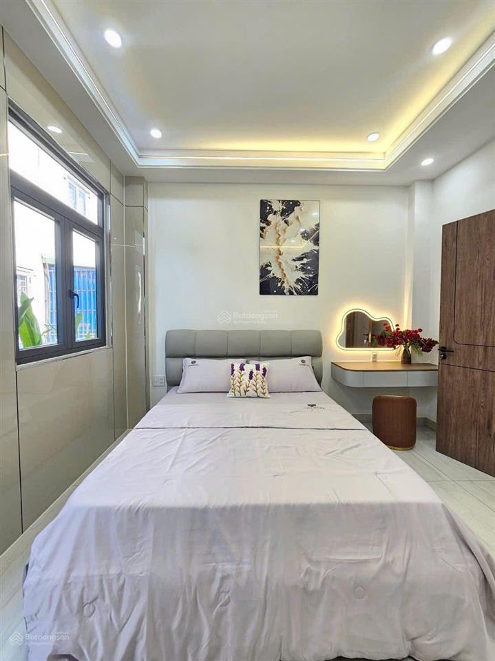 Chỉ 650tr sở hữa nhà sổ riêng hcm 1 trệt 2 lầu đối diện trường đh quốc tế việt đức