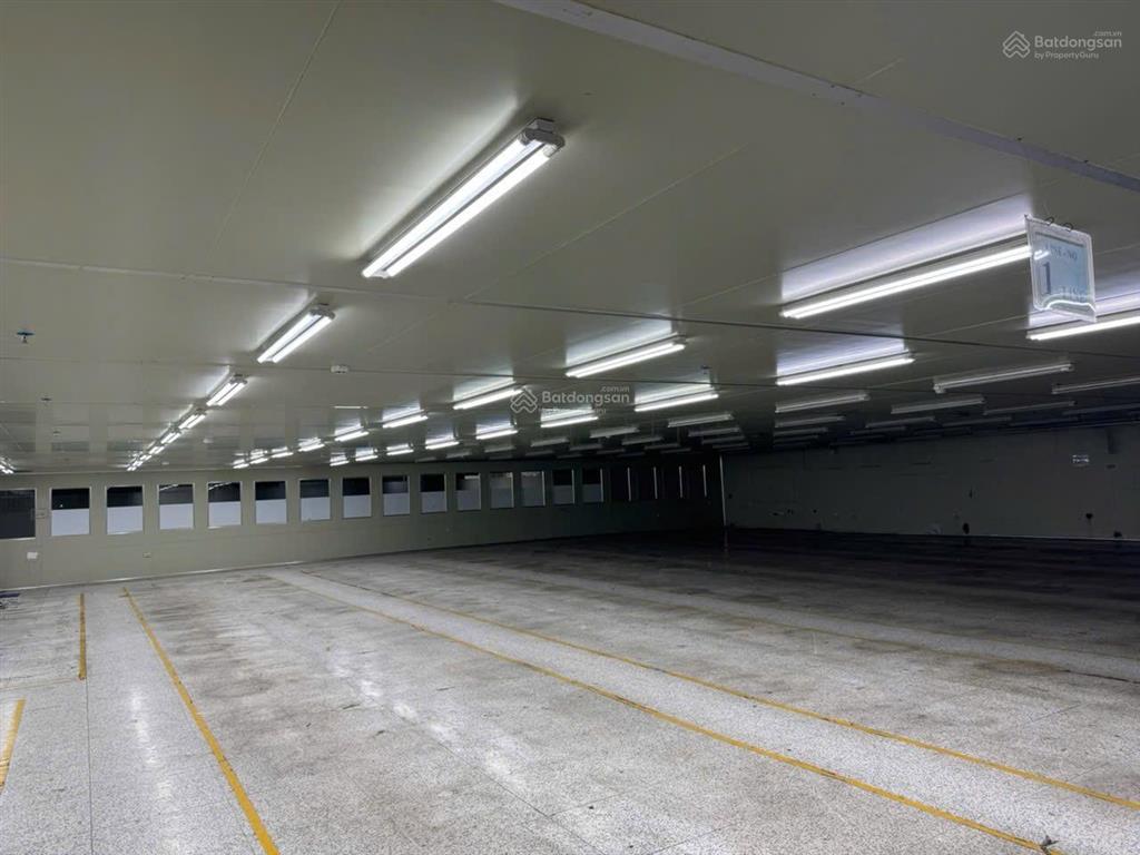 Cho thuê kho, nhà xưởng 1450m2, giá cực chất 100 triệu tại quốc lộ 1a, vân trung, việt yên