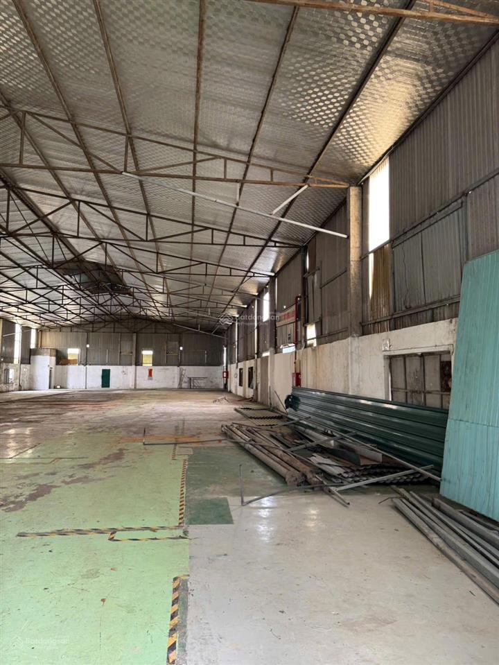 Cho thuê 700m2 xưởng cạnh foxcon quang châu có đầy đủ pccc trạm điện