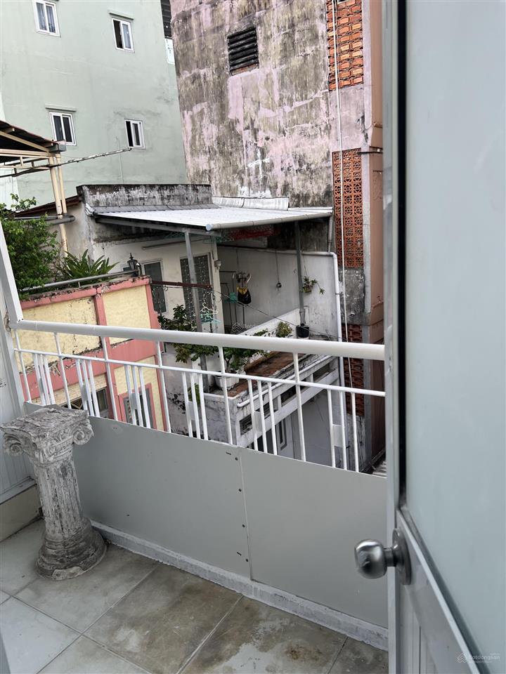 Cho thuê nhà nguyên căn đường đỗ quang đẩu, quận 1