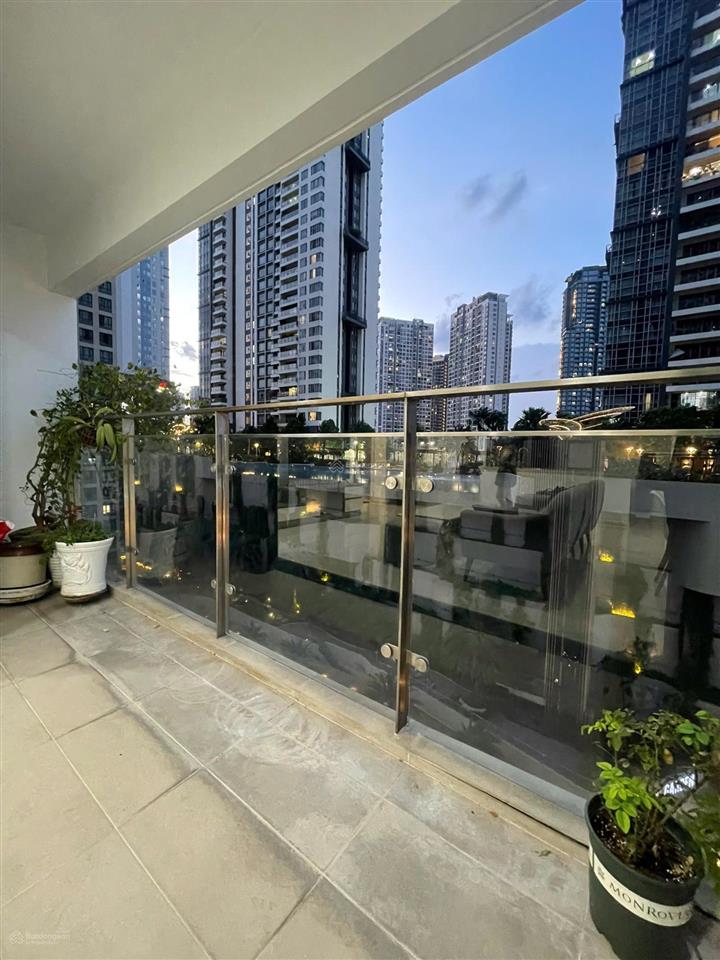 Cho thuê estella heights căn góc 3pn view hồ bơi