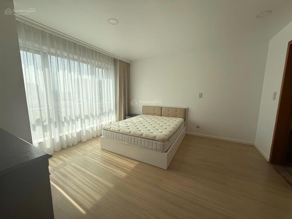 Chính chủ cần bán căn góc 4pn 162m ,sổ lâu dài, giá 22 tỷ. 0977 632 ***