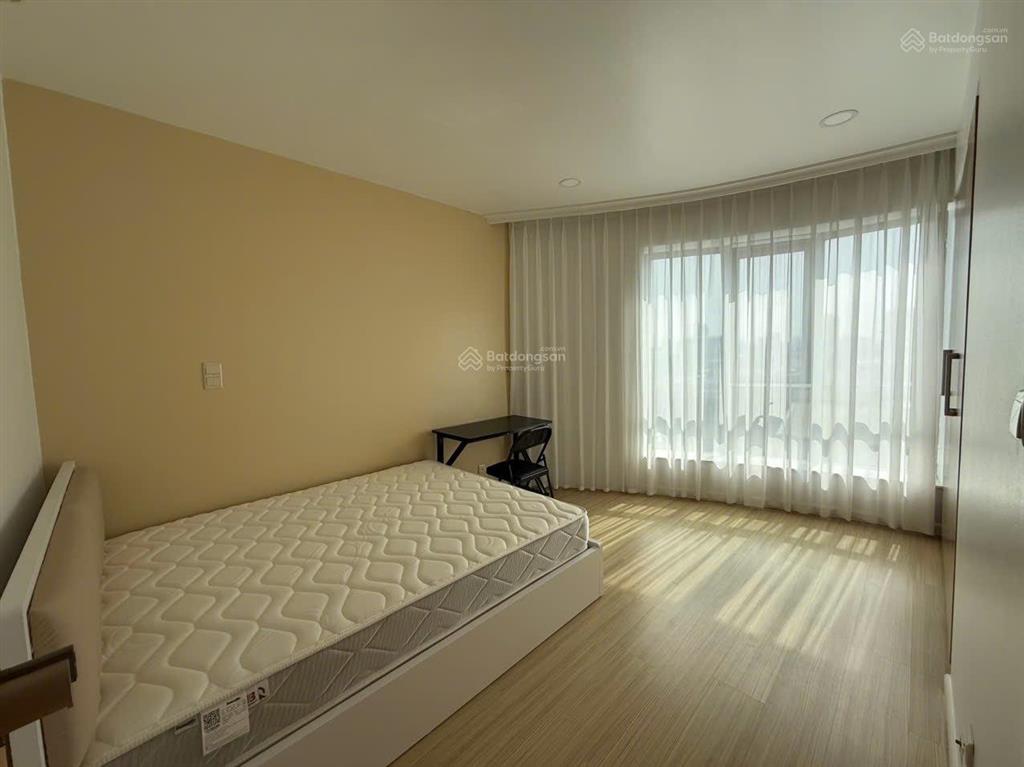 Chính chủ cần bán căn góc 4pn 162m ,sổ lâu dài, giá 22 tỷ. 0977 632 ***