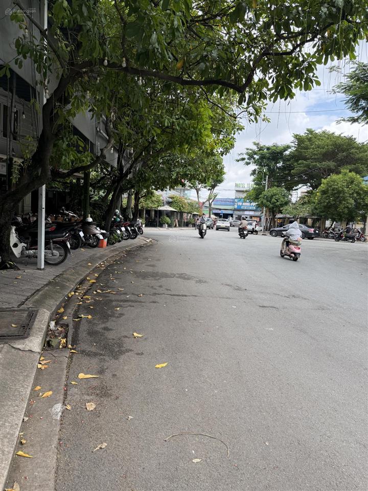 Bán chdv diện tích 6 x 25 = 150m2, 5 tầng, tổng 34 phòng (dòng tiền 150tr/tháng). giá bán 19,5 tỷ