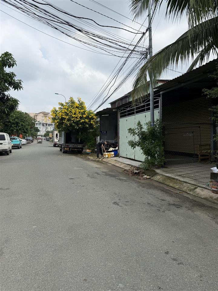Cho thuê kho, nhà xưởng tại 268, p phước long a, q9, ngang 5x20 giá 10tr/tháng