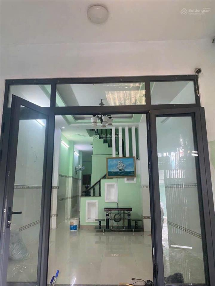 Cho thuê nhà nguyên căn 1 trệt 2 lầu 4pn, diện tích 70m2, gần trường ngô thời nhiệm. giá 13tr