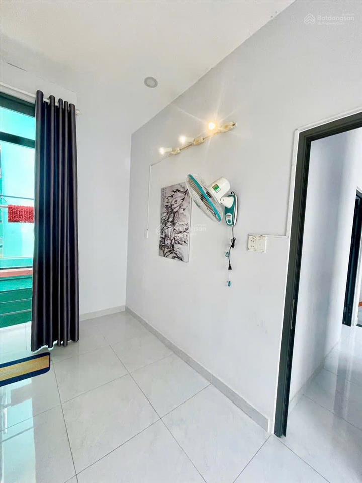 Cho thuê nhà nguyên căn, 1 trệt 1 lầu. 2 pn 2 wc, nhà mới đầy đủ nội thất, 8tr/tháng