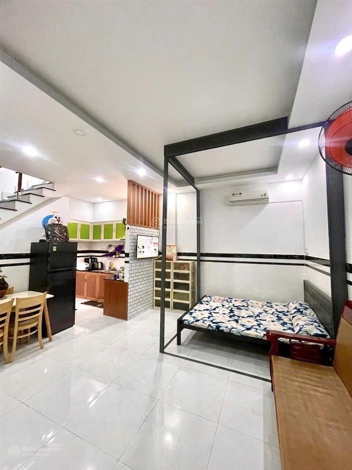 Cho thuê nhà nguyên căn, 1 trệt 1 lầu. 2 pn 2 wc, nhà mới đầy đủ nội thất, 8tr/tháng