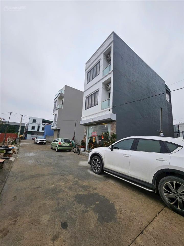 Đấu giá dục tú, đông anh  sát đường lên cầu tứ liên  vỉa hè ô tô tránh