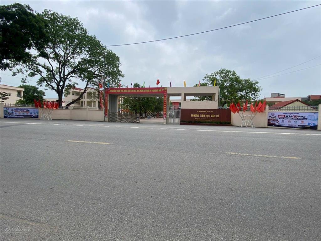 Cần thanh khoản siêu thị  trục chính liên hà, đông anh vị trí đắc địa, kinh doanh sầm uất ngày đêm