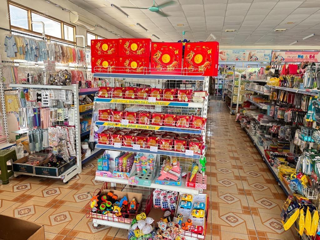 Cần thanh khoản siêu thị  trục chính liên hà, đông anh vị trí đắc địa, kinh doanh sầm uất ngày đêm