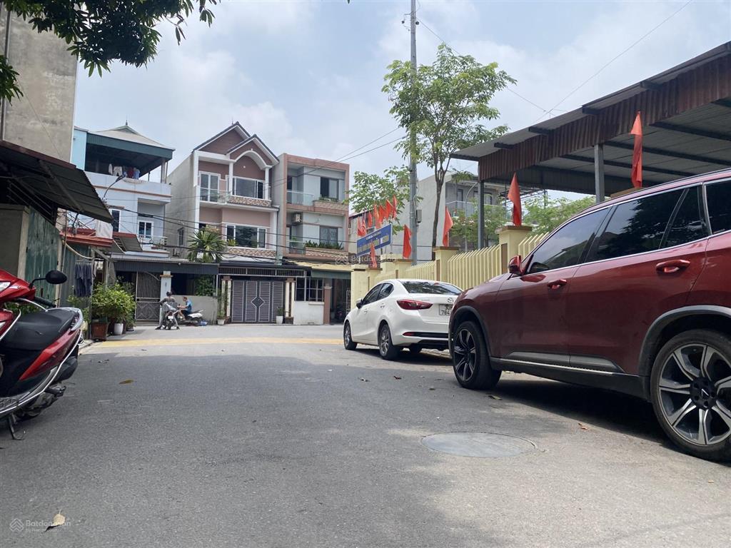 Nhà kinh doanh ô tô tránh. uy nỗ, đông anh. view nhà thi đấu, tt hành chính đông anh