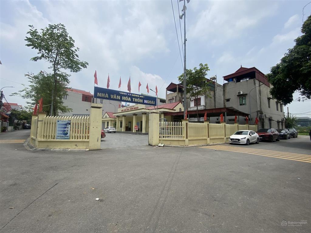 Nhà kinh doanh ô tô tránh. uy nỗ, đông anh. view nhà thi đấu, tt hành chính đông anh