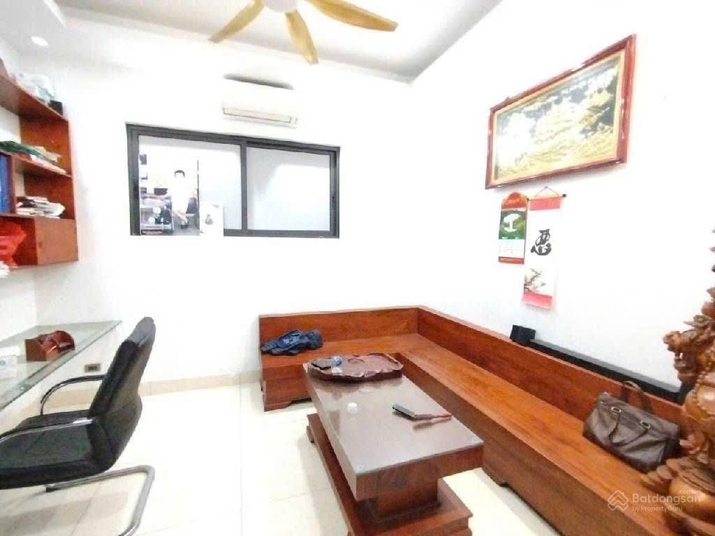 Bán nhà 3 tầng uy nỗ cạnh nhà thi đấu đông anh  ô tô tránh kinh doanh. giá 11 tỷ