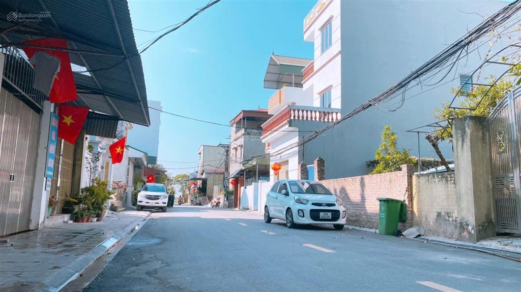 Bán nhà 2 tầng mái thái phong cách trẻ trung hiện đại  ô tô tránh kinh doanh  trung tâm đông anh