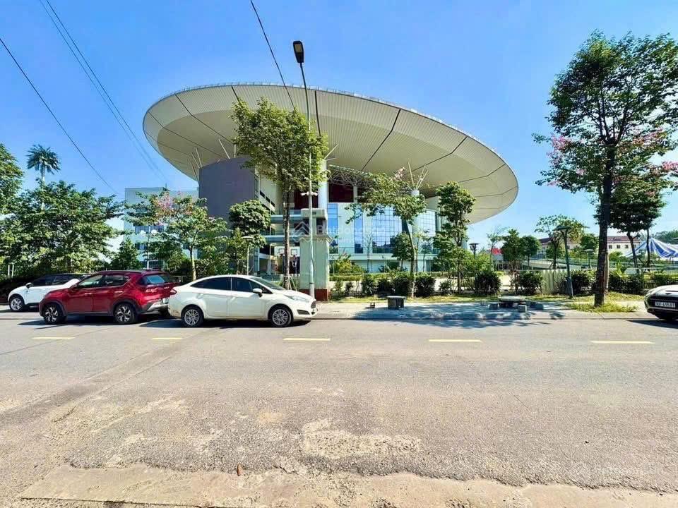 Bán nhà 2 tầng mái thái phong cách trẻ trung hiện đại  ô tô tránh kinh doanh  trung tâm đông anh