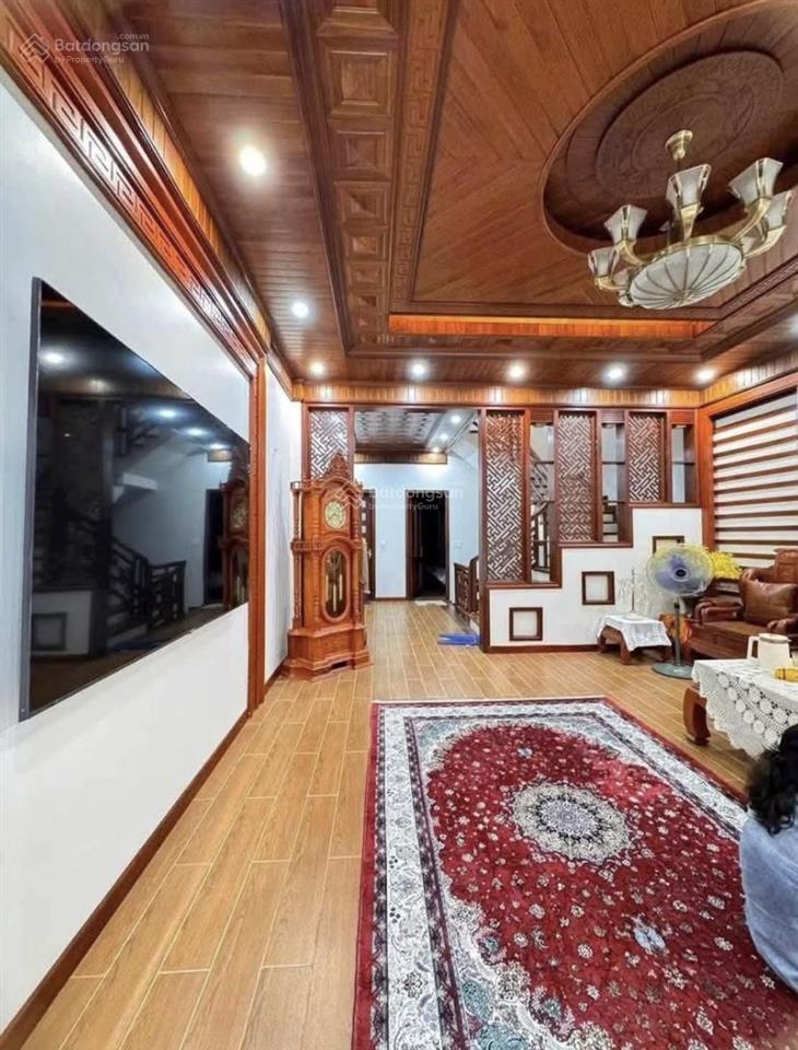 Bán gấp nhà 3 tầng trục chính lại đà đông hội. sát nách vin cổ loa. khách xem thích là chốt