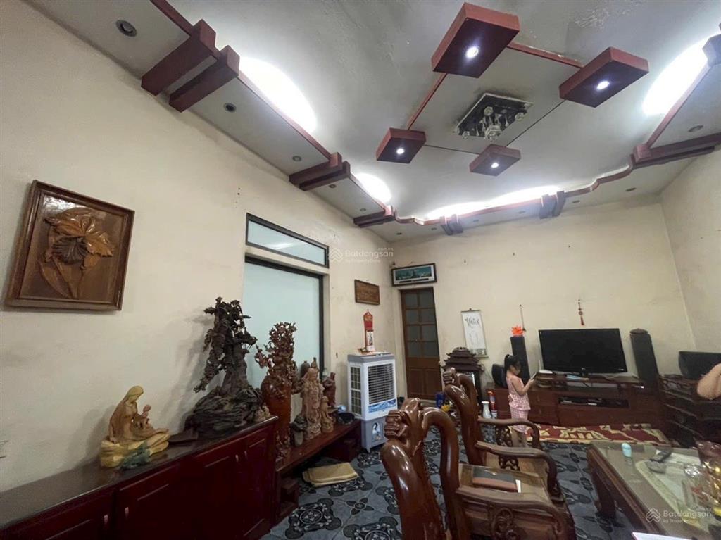 Bán nhà dục tú, đông anh. lô góc ô tô tránh, view hồ phong thủy tuyệt đẹp. giá 100tr/m còn thương