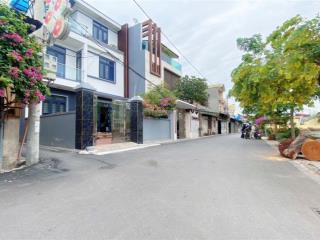 Bán nhà dục tú, đông anh. lô góc ô tô tránh, view hồ phong thủy tuyệt đẹp. giá 100tr/m còn thương