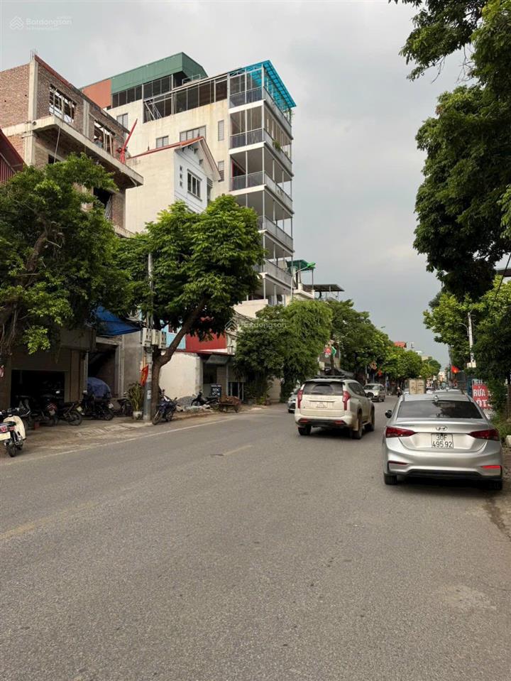 Bán nhà vân nội vân trì  đường ô tô tránh  giá 6,6 tỷ cách một nhà ra đường 23b vân trì