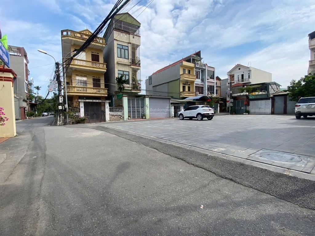 Bán nhà 5 tầng  tổ 15 trung tâm thị trấn đông anh  đường thông ô tô, gần bên ql3