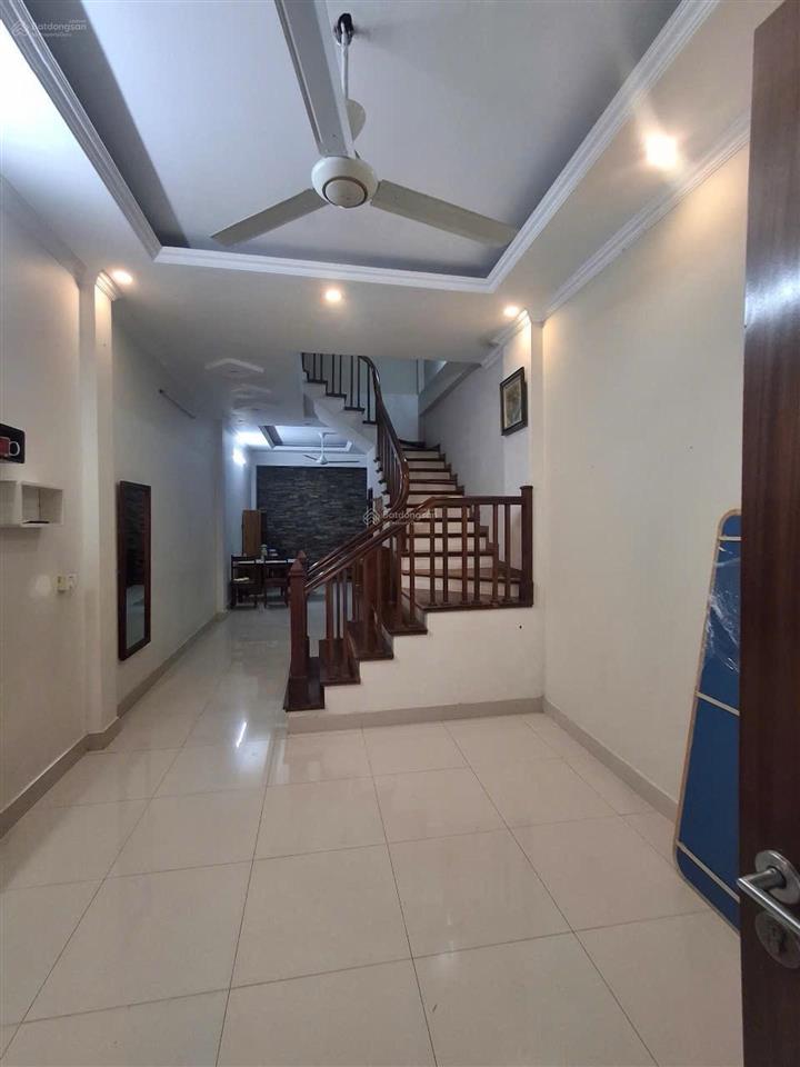Nhà đẹp tiên hội, đông anh sát vách vin  ô tô nhỏ vào nhà  giá 5,8 tỷ có thương lượng
