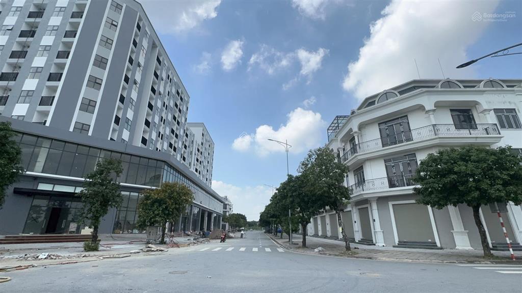Liền kề 319 uy nỗ, đông anh  giá 9,6 tỷ  view trung tâm thương mại 319  kinh doanh đỉnh