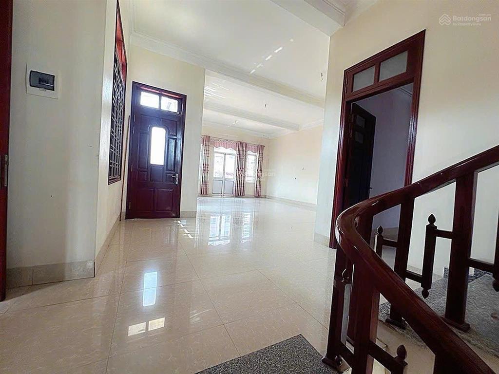 Bán nhà đẹp vân hà, thư lâm giá chỉ 35 tr/m2. vài bước chân ra hồ điều hoà