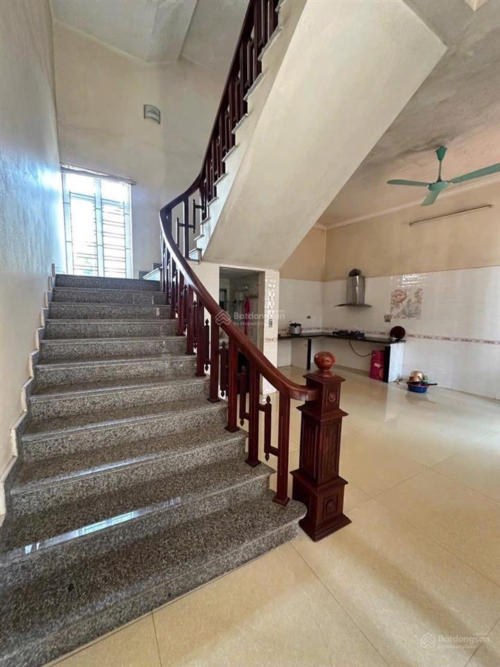 Bán nhà đẹp vân hà, thư lâm giá chỉ 35 tr/m2. vài bước chân ra hồ điều hoà