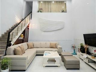 Sát mt ni sư huỳnh liên  dt 5*12  vuông đẹp