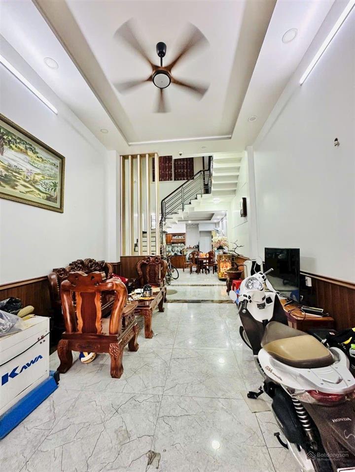 Hẻm 7m  lê thúc hoạch  khu vực kinh doanh sầm uất  4x15x5tầng  6pn