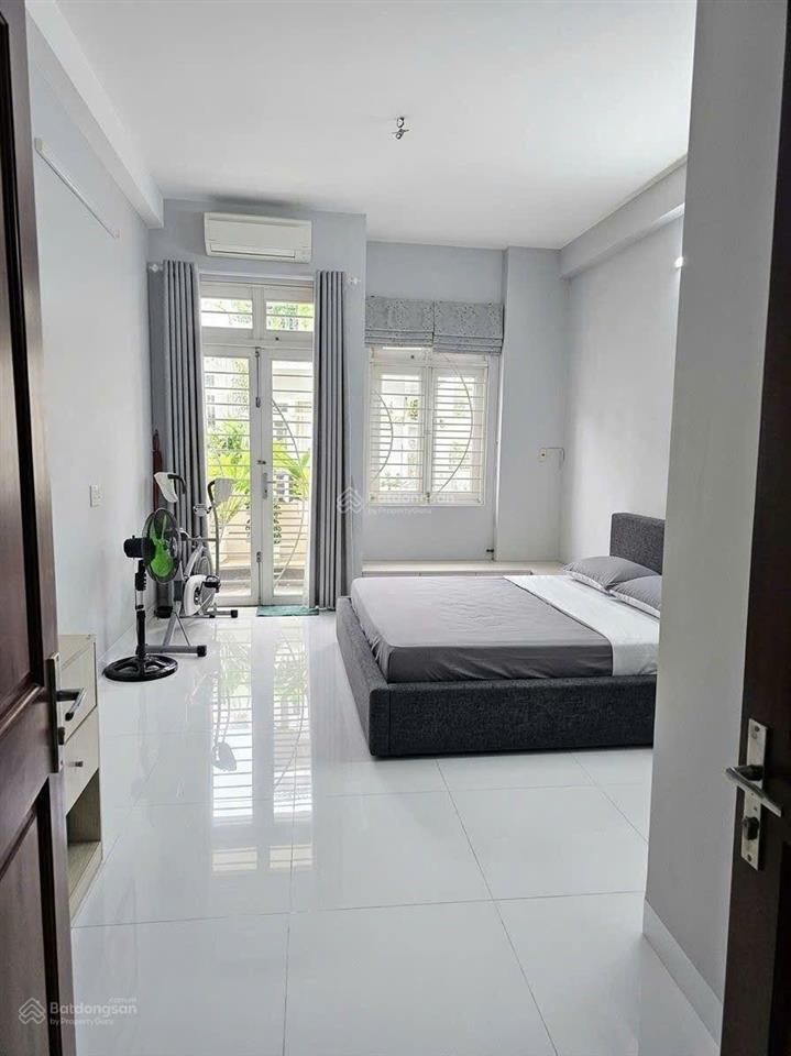 Nhà chính chủ 4*10*4tầng có sân thượng  4pn khép kín  full nội thất như hình  có phòng thờ hxh