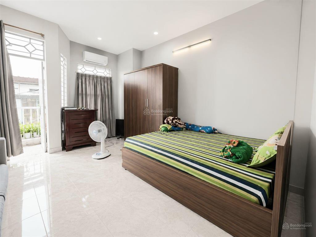 Cách 1 căn ra mt  aeon sơn kì  tiện ích bủa vây  hẻm xe hơi  4,5x12x2tầng btct kiên cố  3pn 